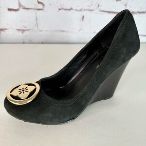 BCBGeneration Black Suede Round Closed Toe Wedge Wooden Heel Size 7